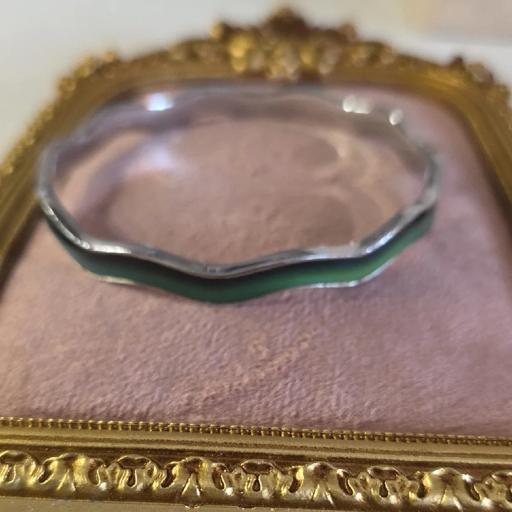 Vintage Color Changing and Silver Wavy Bangle